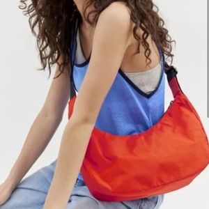 ISO baggy medium crescent bag tomato